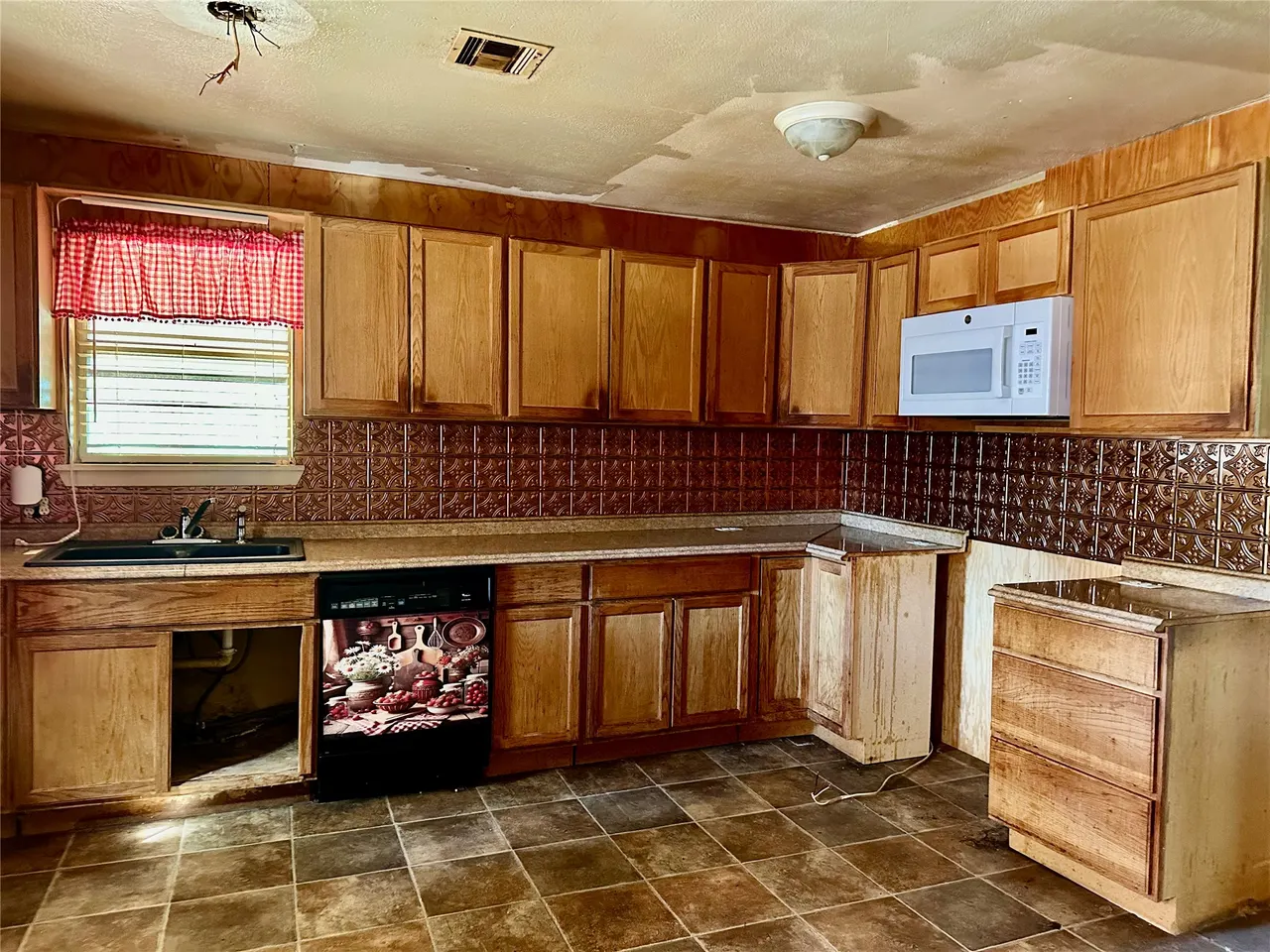Photo 5 — 703 E Wynnewood Avenue, Sulphur, OK 73086