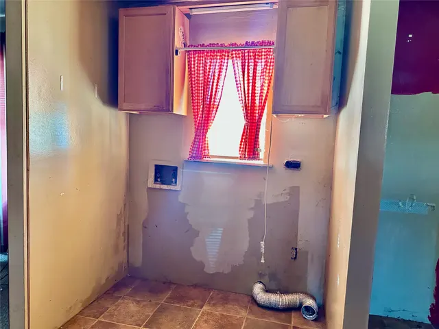 Photo 6 — 703 E Wynnewood Avenue, Sulphur, OK 73086