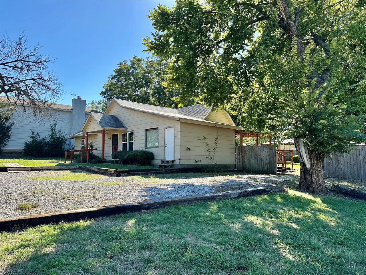 Photo 15 — 703 E Wynnewood Avenue, Sulphur, OK 73086