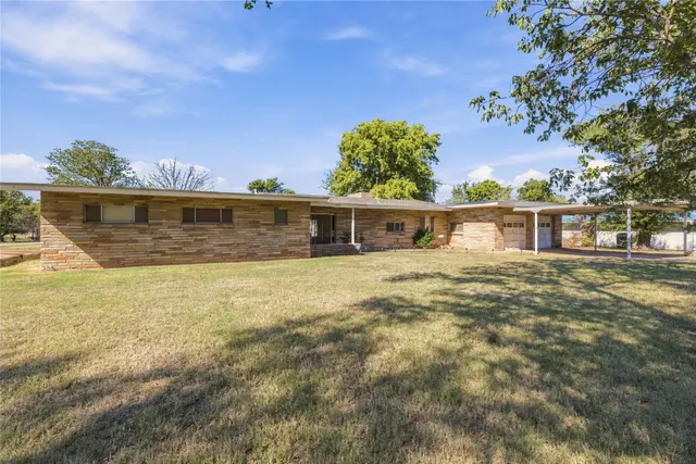 Photo 2 — 1402 N 157th East Avenue, Tulsa, OK 74116