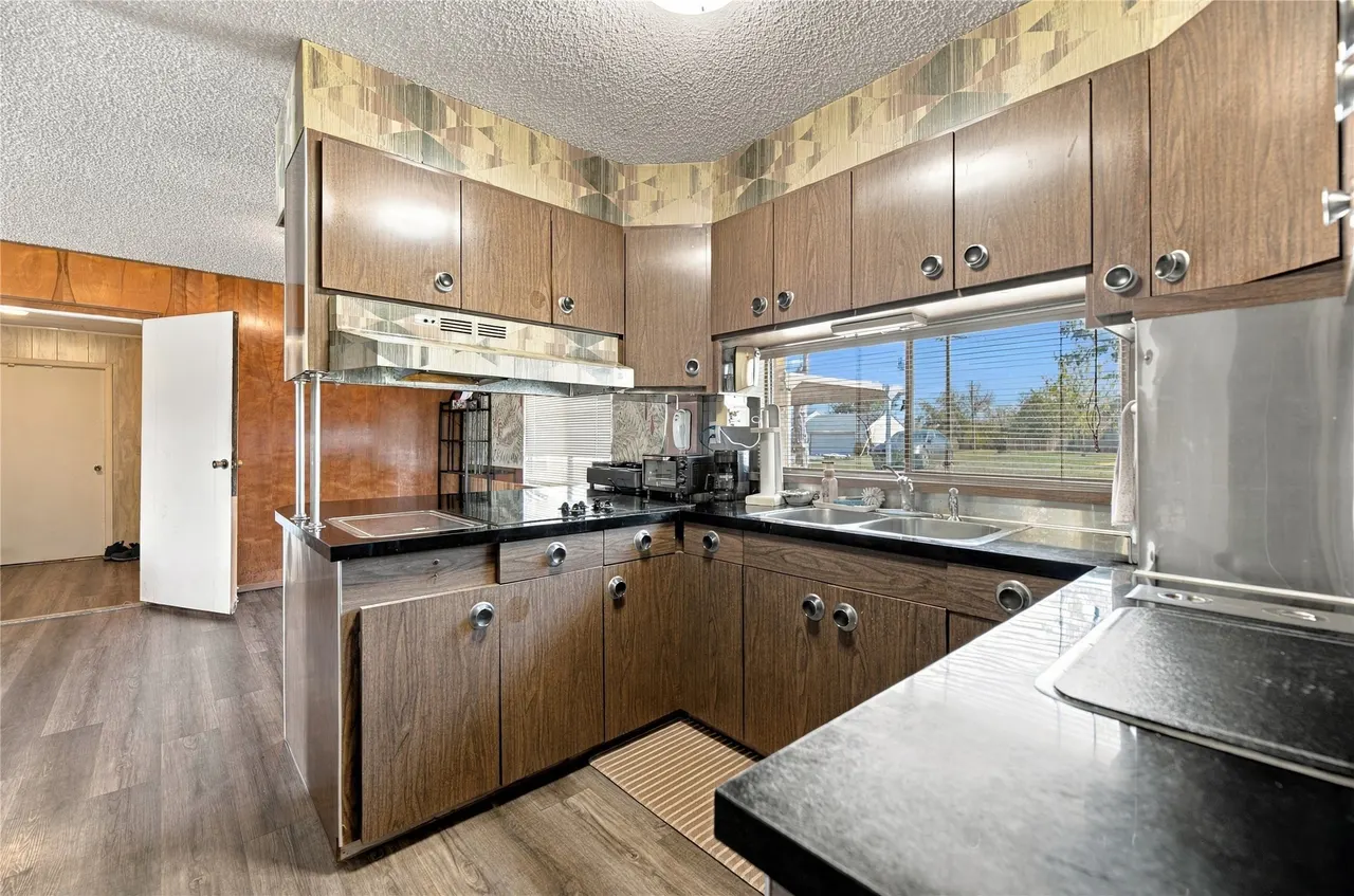 Photo 9 — 1402 N 157th East Avenue, Tulsa, OK 74116