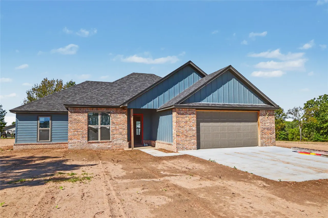 Front exterior — 18915 W Hunters Court, Park Hill, OK 74451