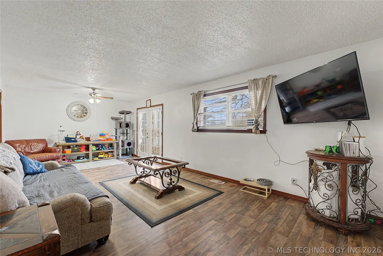 Photo 3 — 14131 N 100th Avenue E, Collinsville, OK 74021