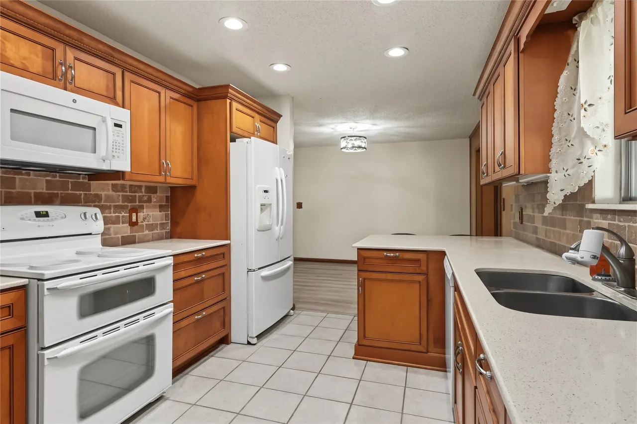 Photo 14 — 412 E Oak Street, Skiatook, OK 74070