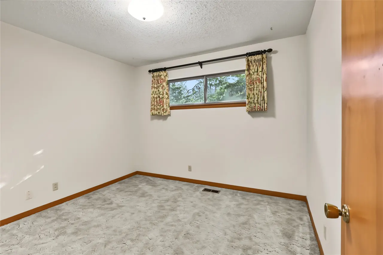 Photo 33 — 412 E Oak Street, Skiatook, OK 74070