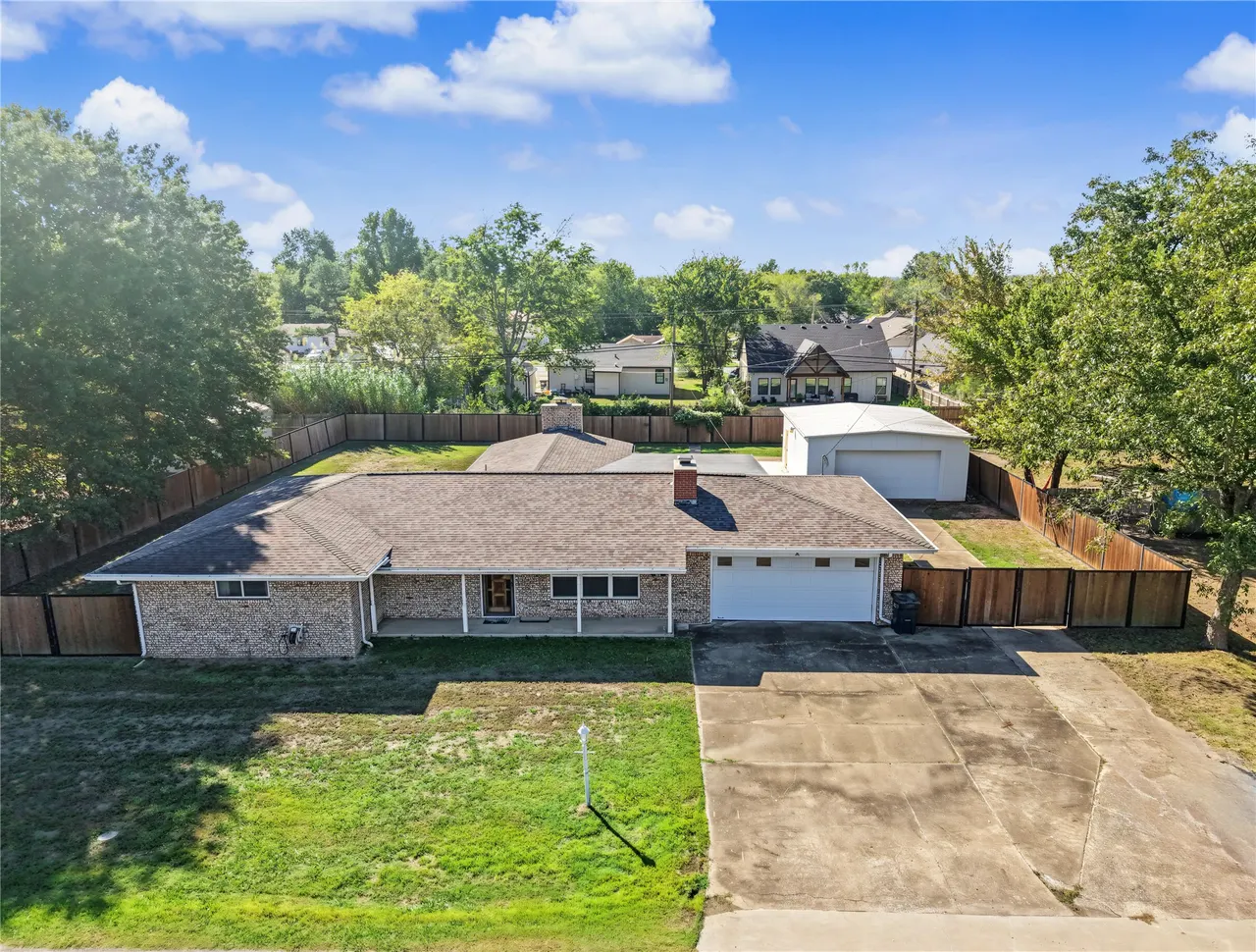 Front exterior — 412 E Oak Street, Skiatook, OK 74070