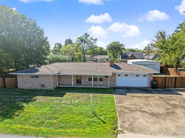 Photo 3 — 412 E Oak Street, Skiatook, OK 74070