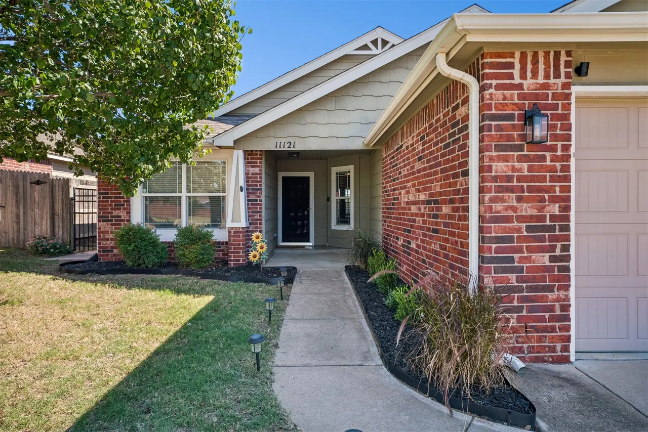Photo 3 — 11121 N 144th EastAvenue, Owasso, OK 74055