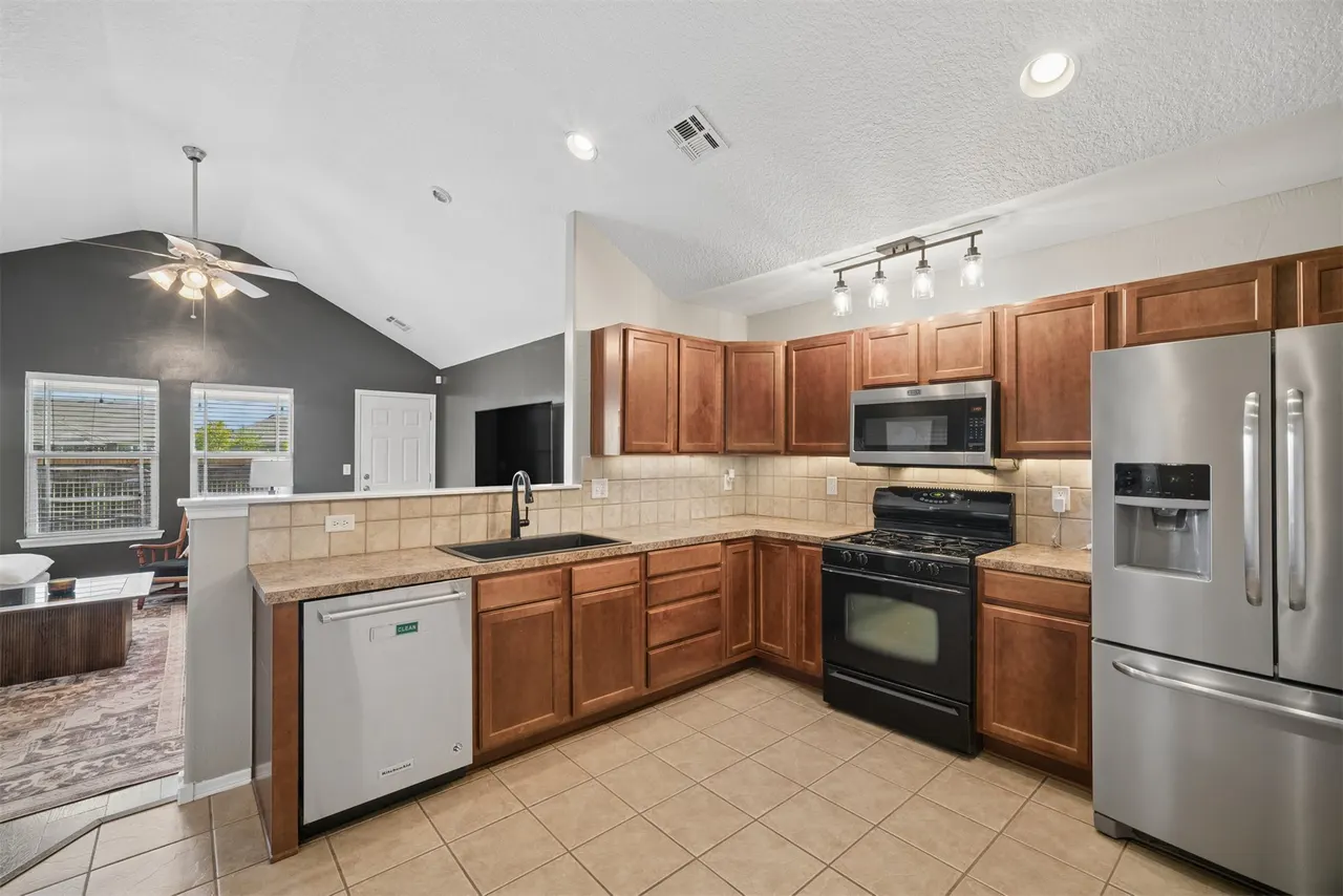 Photo 12 — 11121 N 144th EastAvenue, Owasso, OK 74055