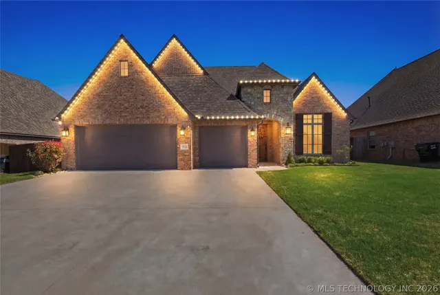 Photo 4 — 7915 N 149th EastAvenue, Owasso, OK 74055