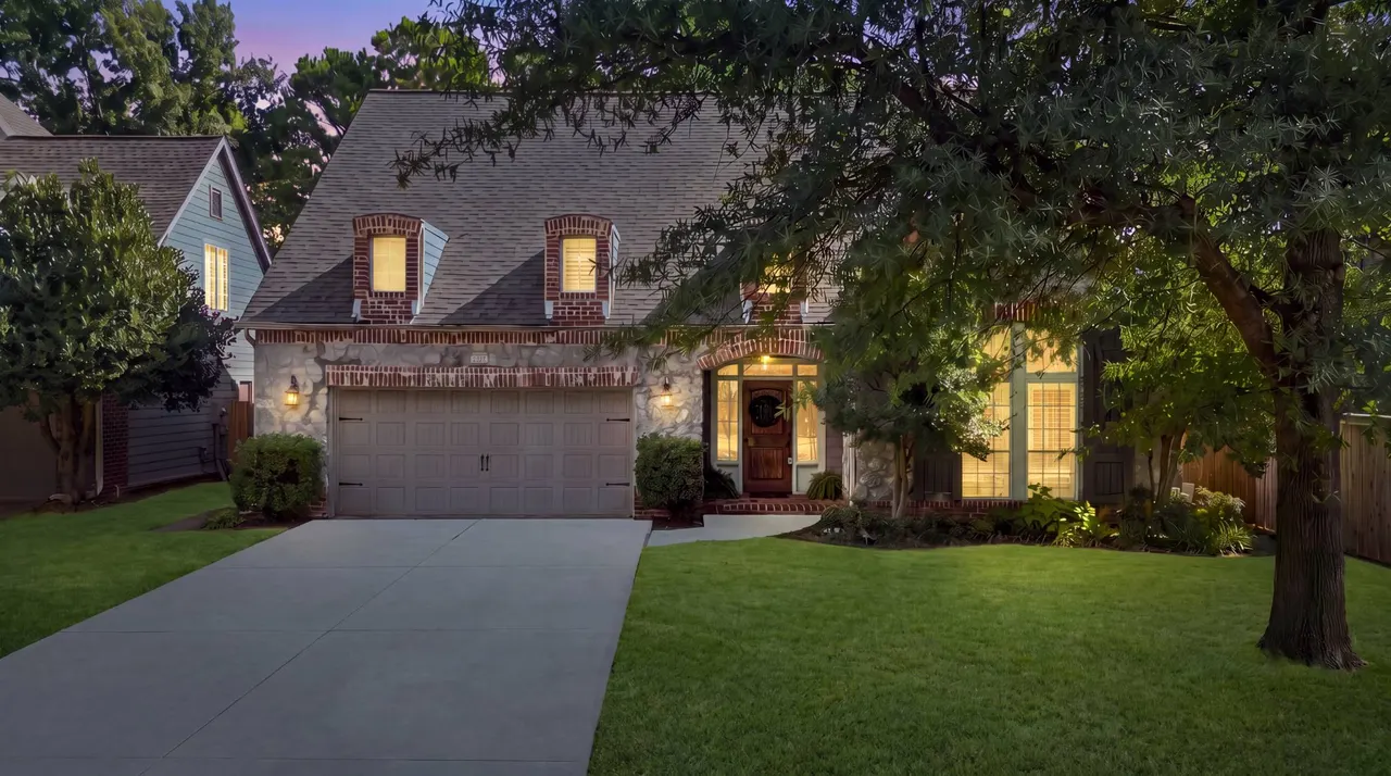 Photo 2 — 9133 S Braden Place, Tulsa, OK 74137