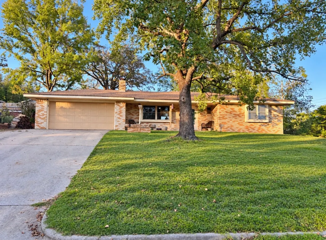 Photo 2 — 513 E Polk Avenue, McAlester, OK 74501