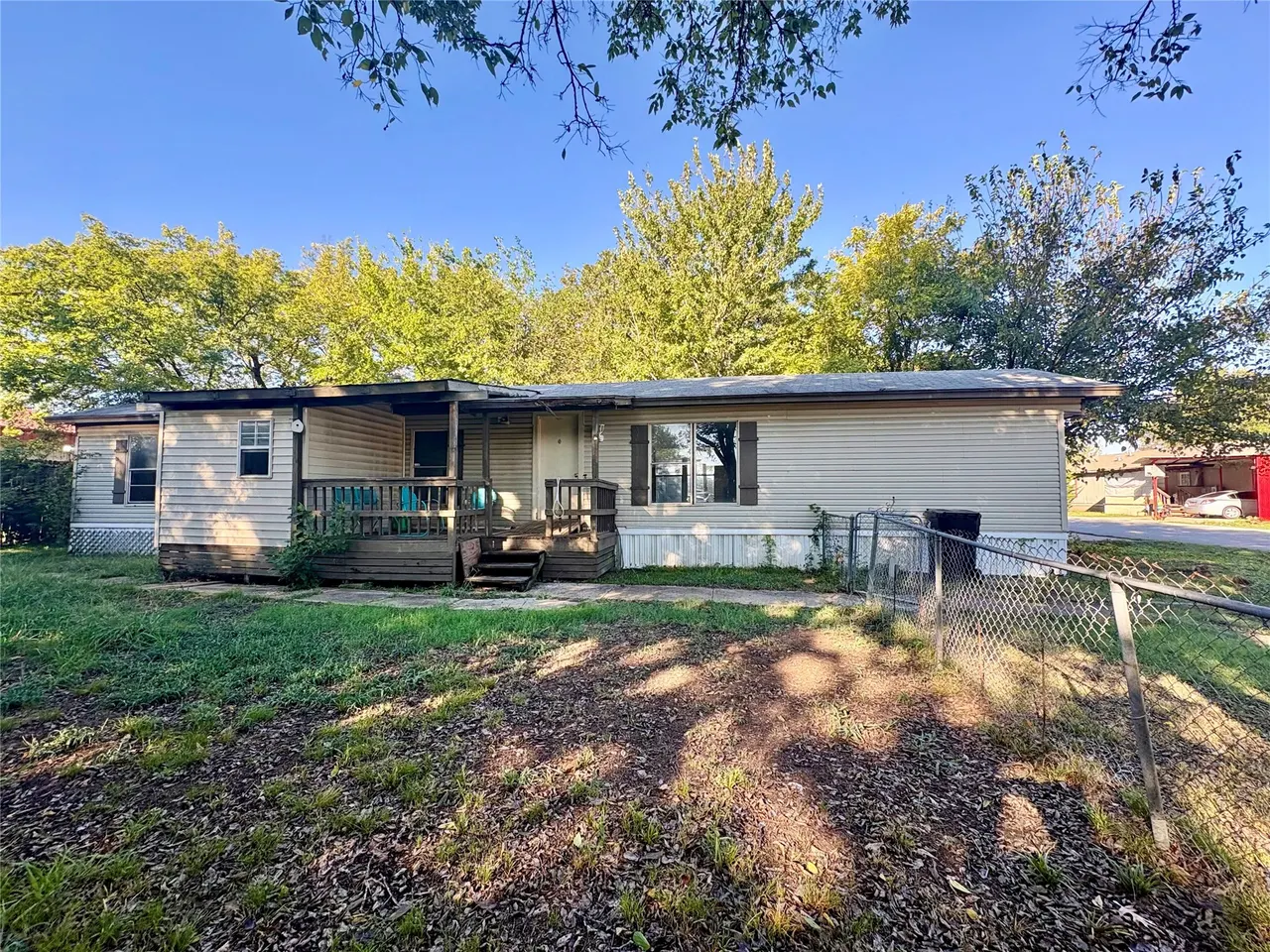 Front exterior — 2705 E Lansing Avenue, Broken Arrow, OK 74014