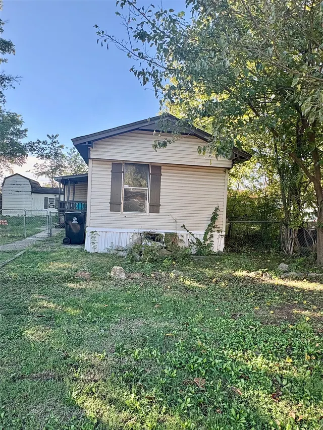 Photo 3 — 2705 E Lansing Avenue, Broken Arrow, OK 74014
