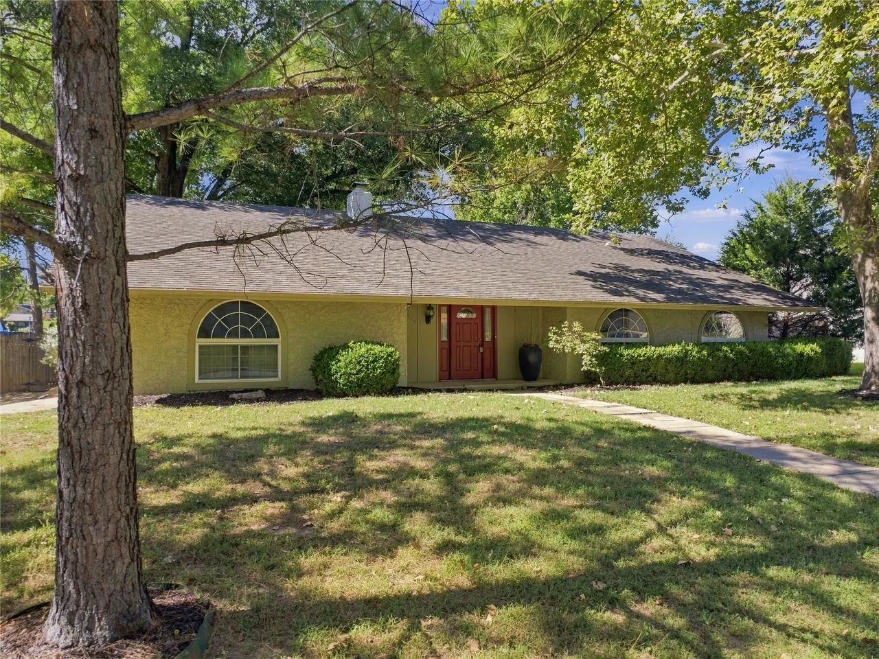 Front exterior — 8130 S Florence Place, Tulsa, OK 74137