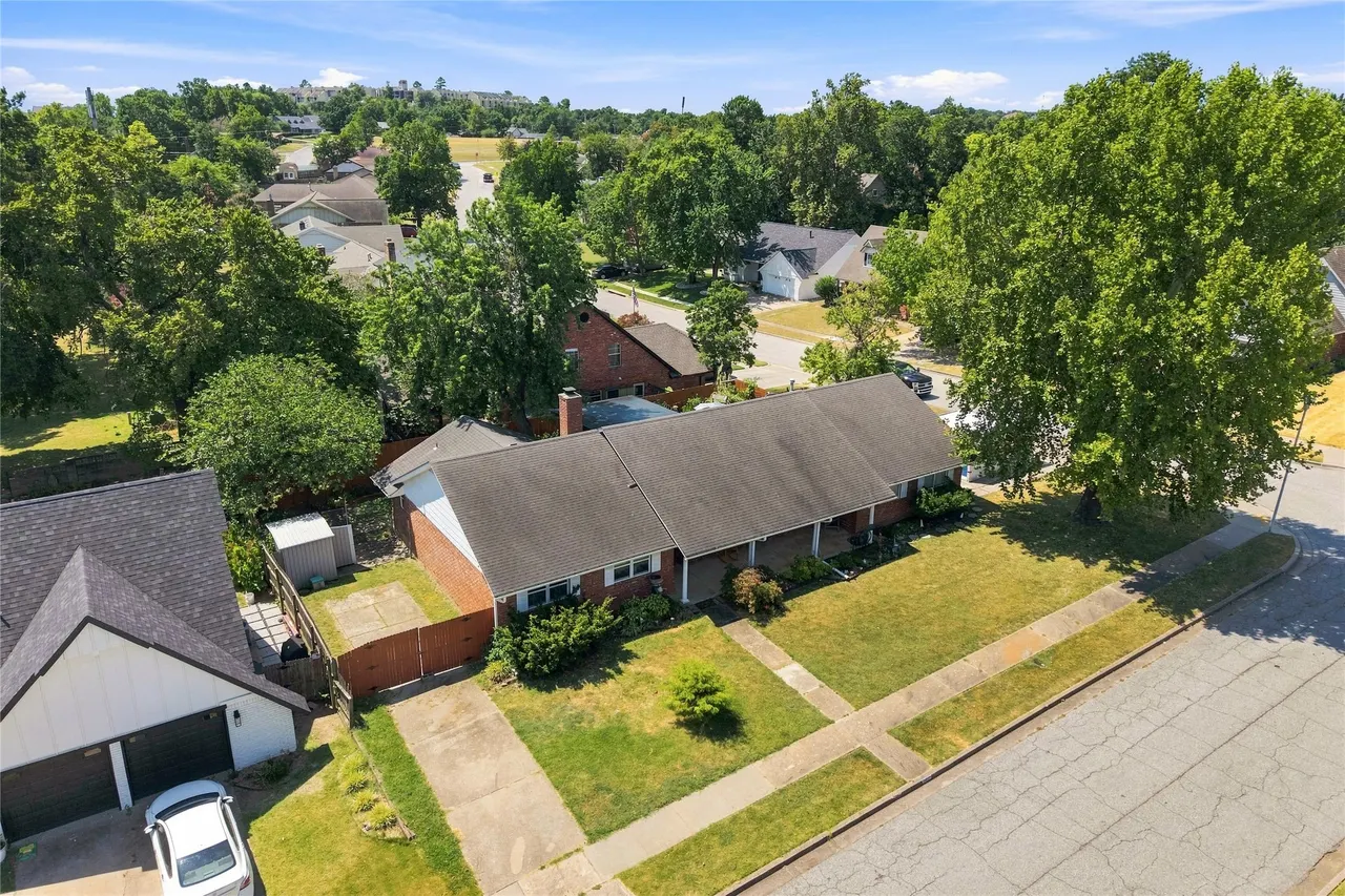 Photo 3 — 7812 E 55th Street, Tulsa, OK 74145