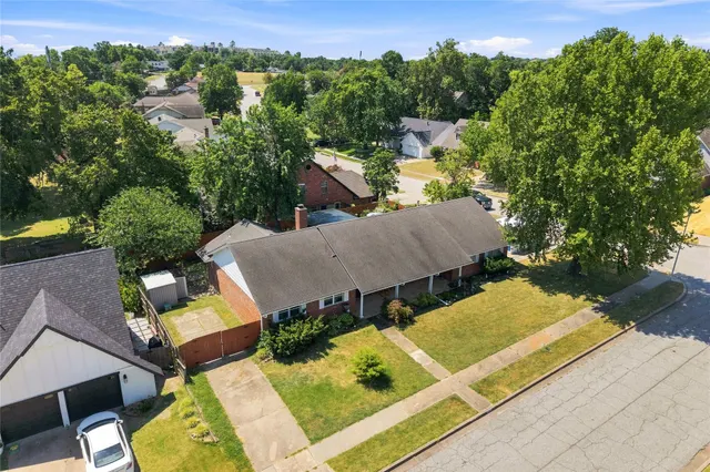 Photo 3 — 7812 E 55th Street, Tulsa, OK 74145