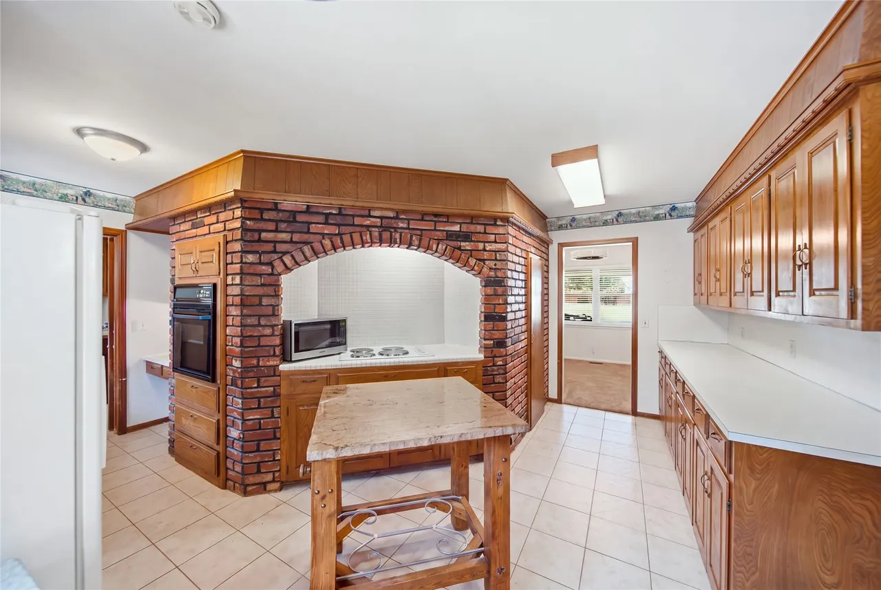 Photo 12 — 7812 E 55th Street, Tulsa, OK 74145