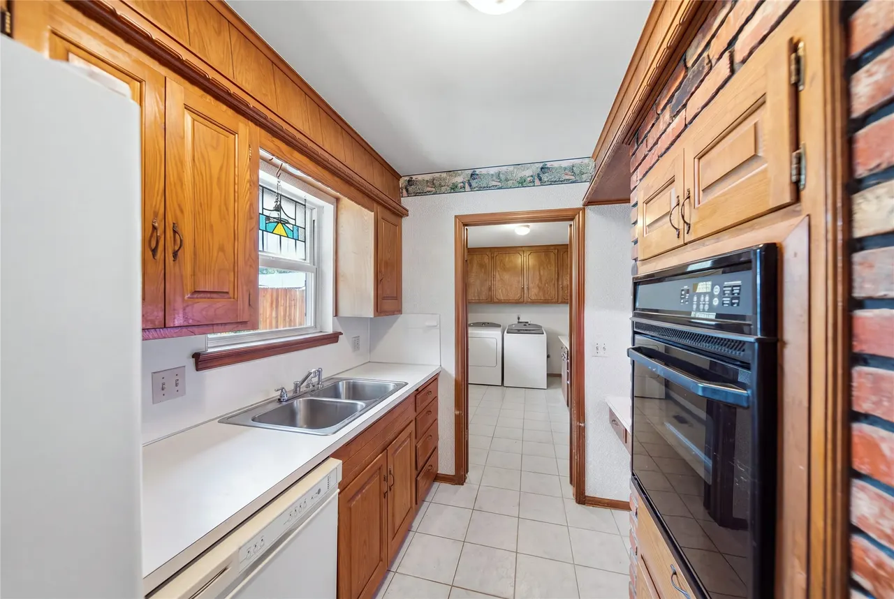 Photo 13 — 7812 E 55th Street, Tulsa, OK 74145