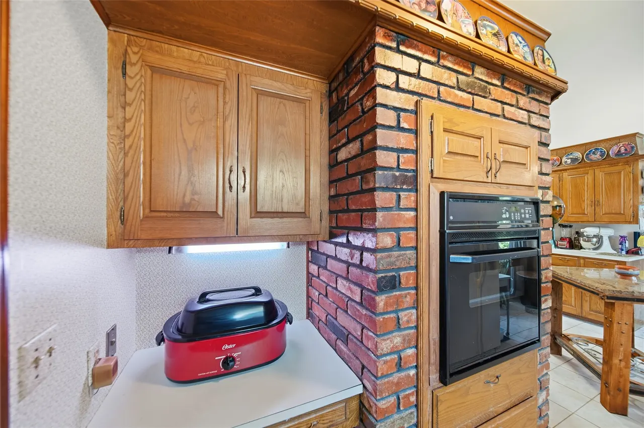Photo 14 — 7812 E 55th Street, Tulsa, OK 74145