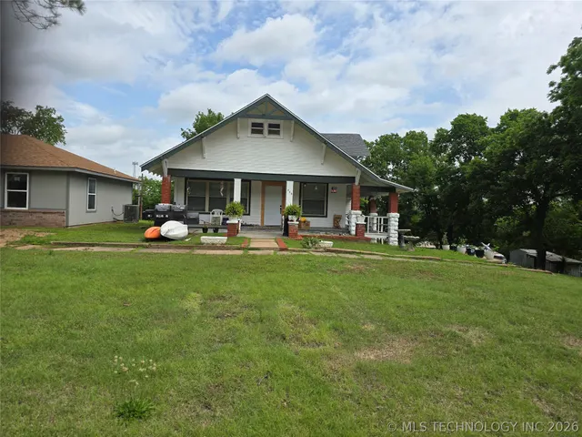 Photo 2 — 406 Denver Street, Pawnee, OK 74058