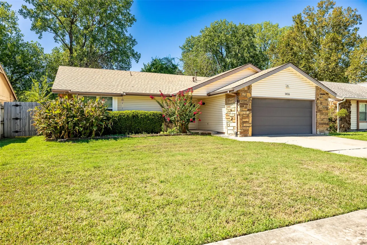 Front exterior — 1416 N Juniper Place, Broken Arrow, OK 74012
