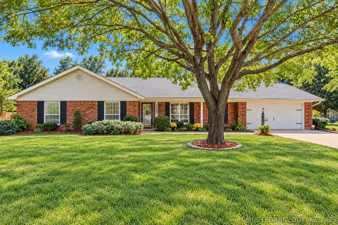 Front exterior — 9130 E 114th Street S, Bixby, OK 74008