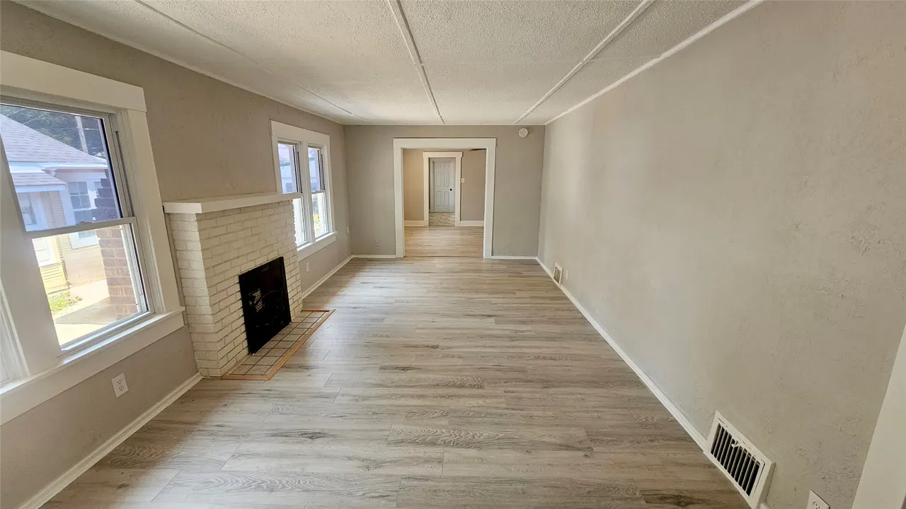 Photo 6 — 214 F Street NW, Miami, OK 74354