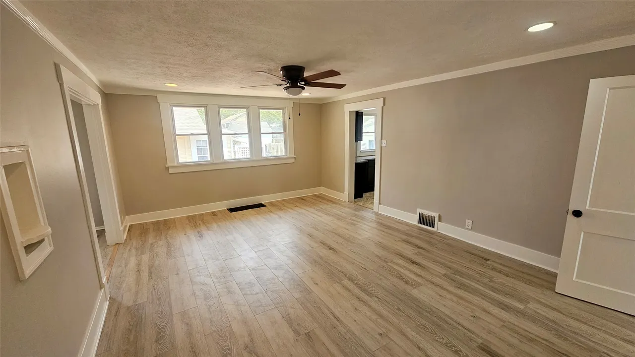 Photo 8 — 214 F Street NW, Miami, OK 74354