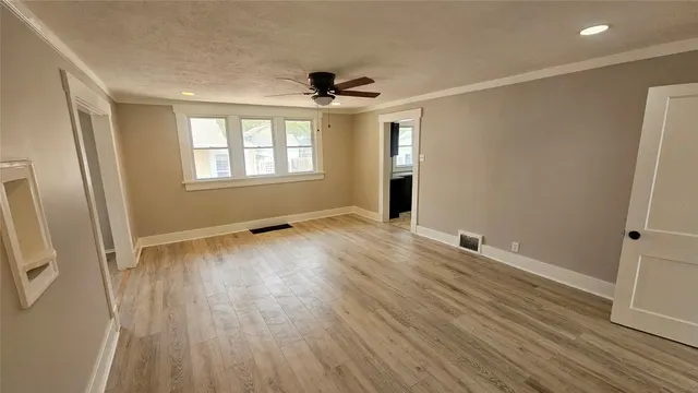 Photo 8 — 214 F Street NW, Miami, OK 74354