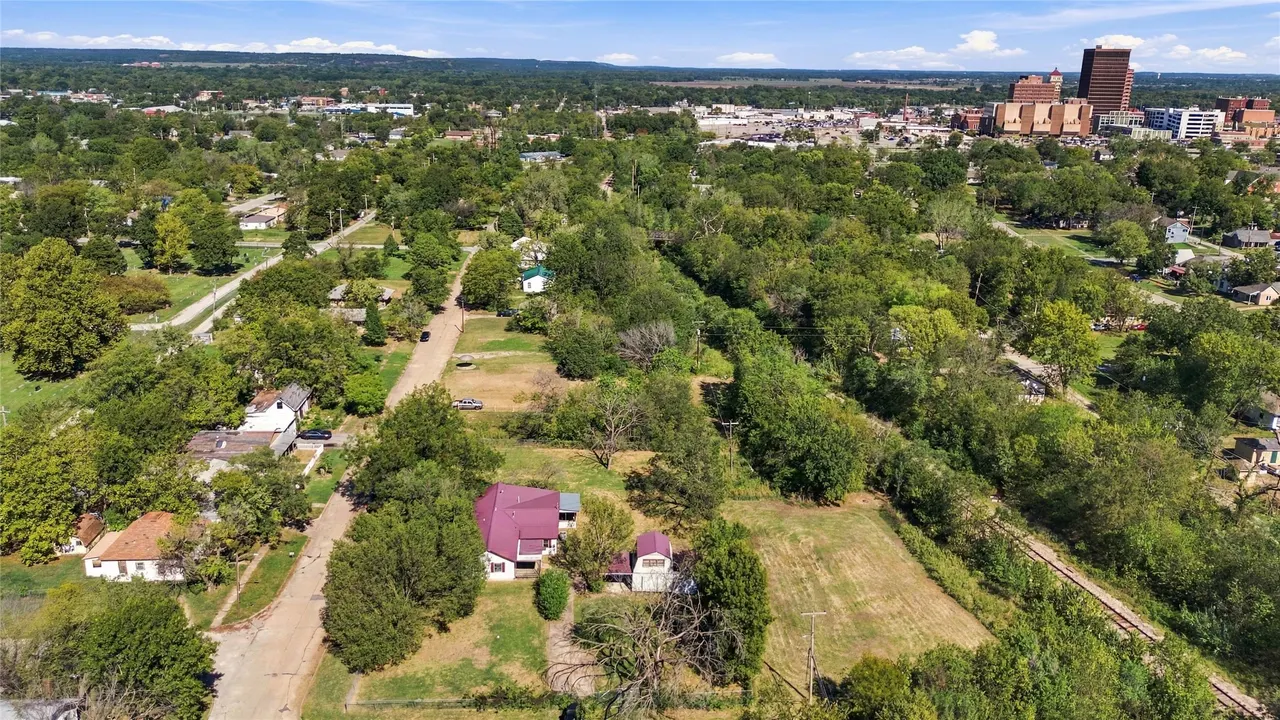 Photo 26 — 1136 S Maple, Bartlesville, OK 74003