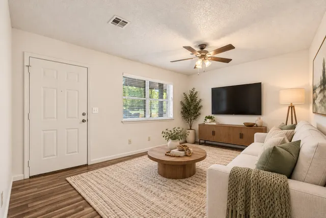 Photo 6 — 829 2nd Avenue NE, Ardmore, OK 73401