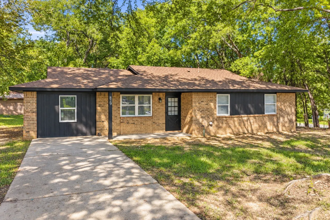 Front exterior — 829 2nd Avenue NE, Ardmore, OK 73401