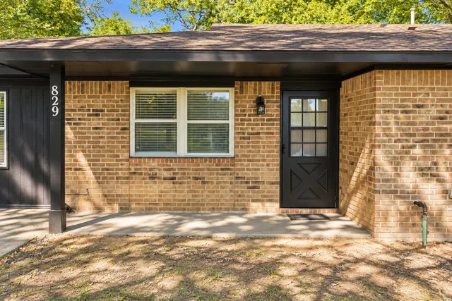 Photo 2 — 829 2nd Avenue NE, Ardmore, OK 73401