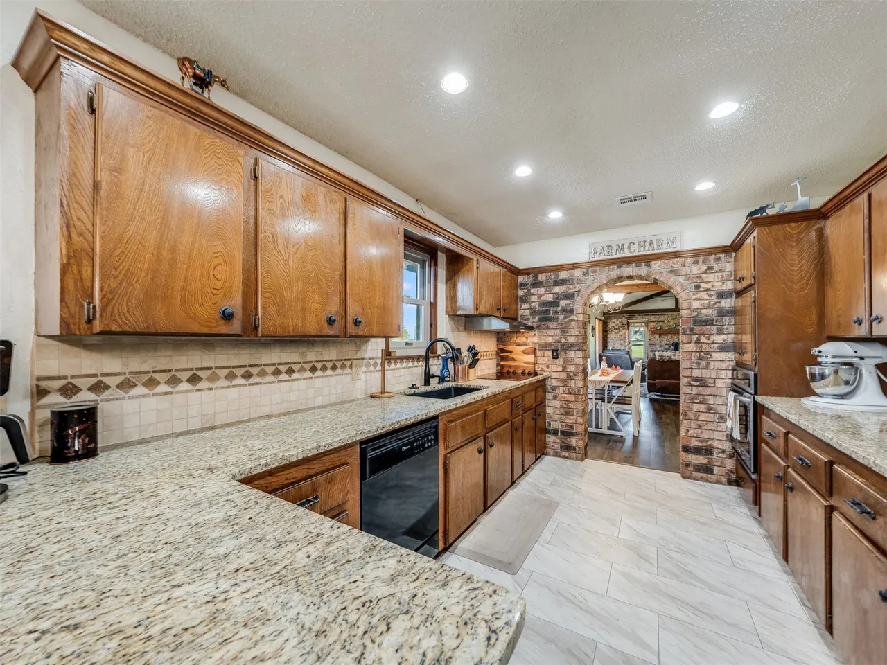 Photo 14 — 855 E Lowry Road, Claremore, OK 74017