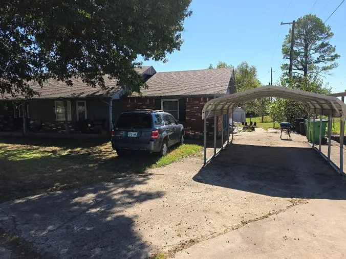 Photo 32 — 815 W Date Street, Okemah, OK 74859