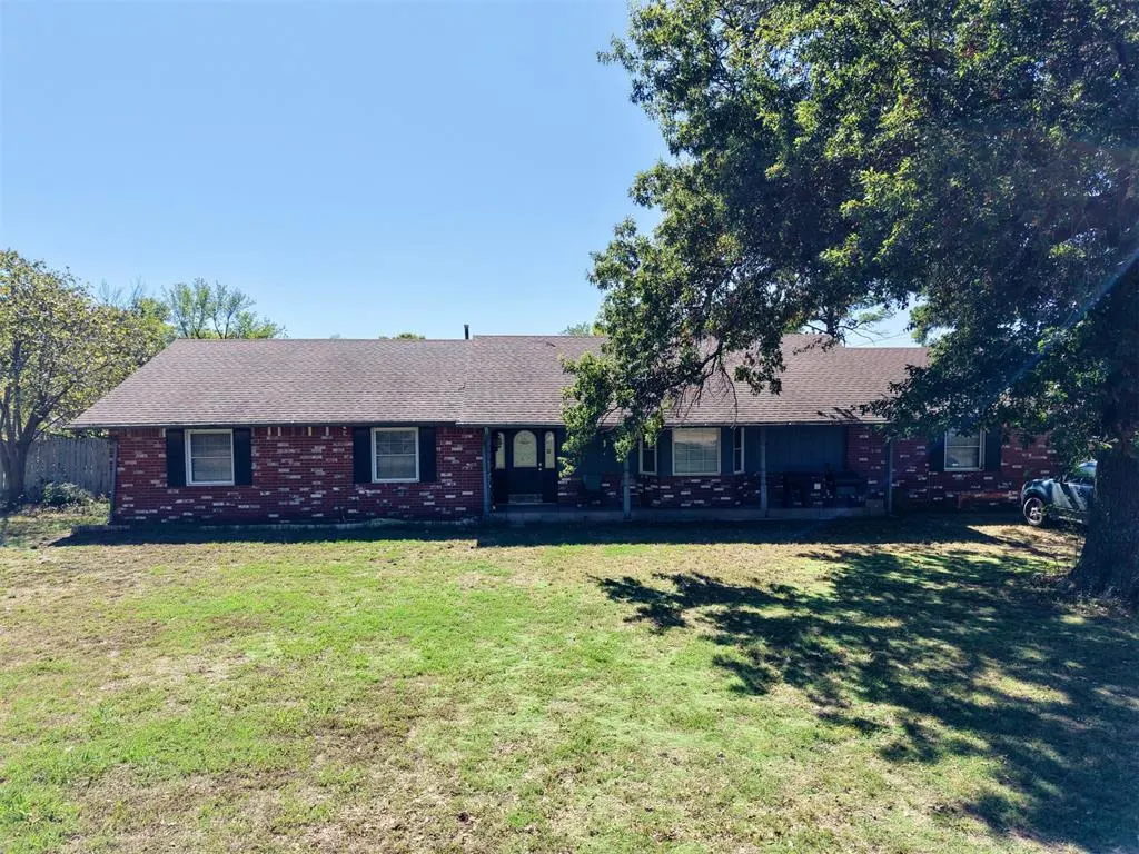 Front exterior — 815 W Date Street, Okemah, OK 74859