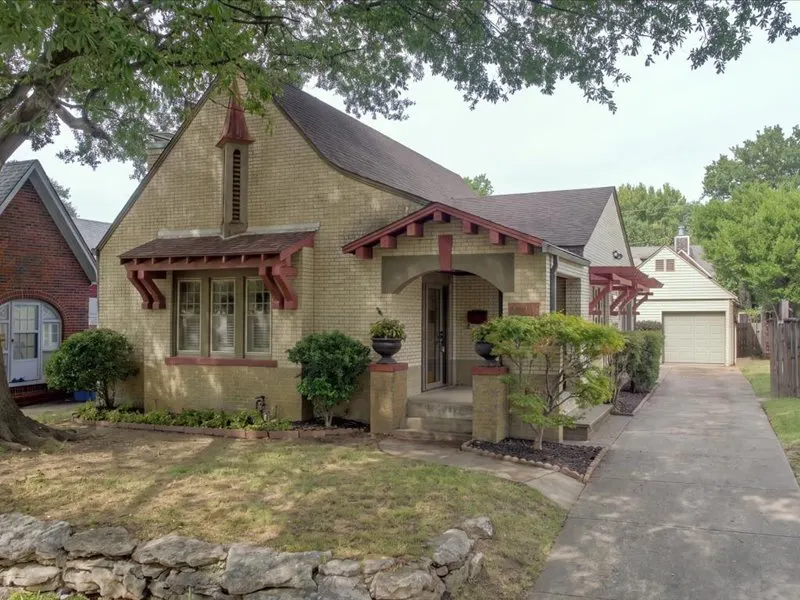 Photo 2 — 2131 E 20th Street, Tulsa, OK 74104