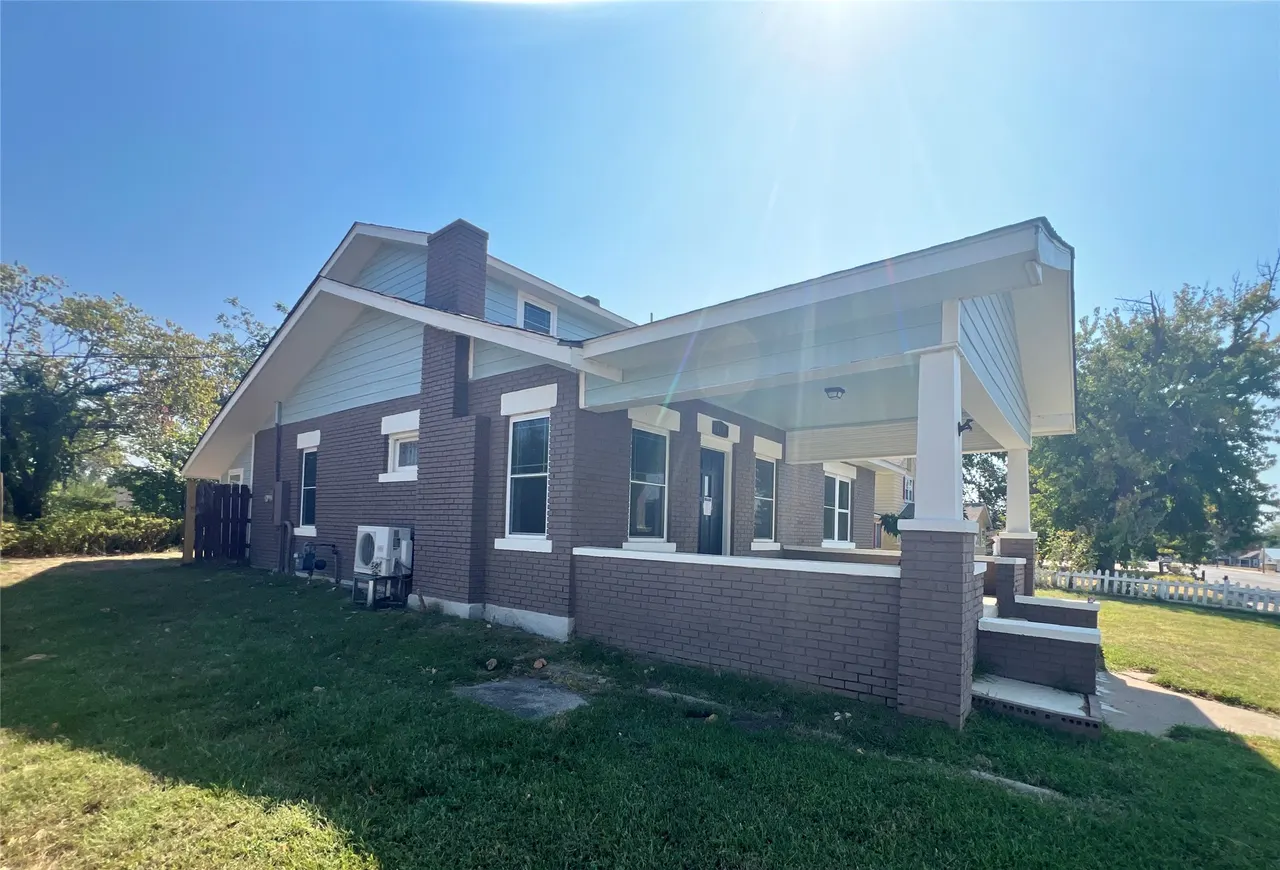 Photo 2 — 112 S Lee Street W, Fort Gibson, OK 74434