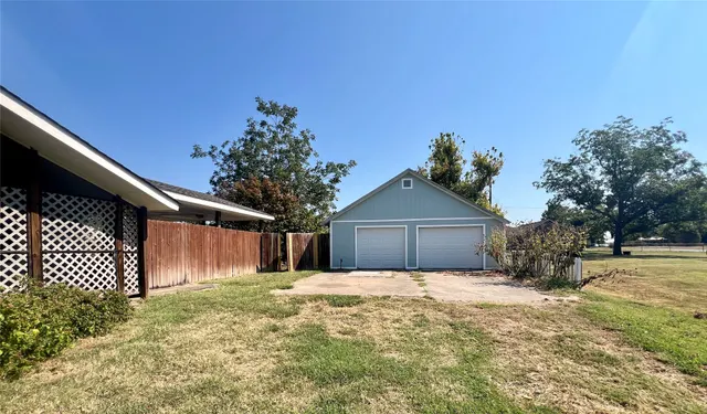 Photo 5 — 112 S Lee Street W, Fort Gibson, OK 74434
