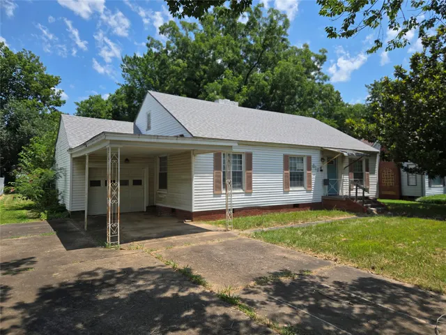 Photo 3 — 628 W Tahlequah, Vinita, OK 74301