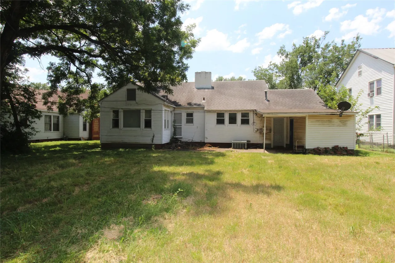 Photo 43 — 628 W Tahlequah, Vinita, OK 74301