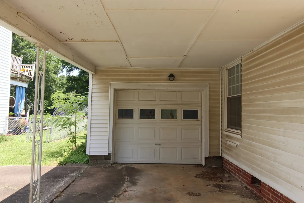 Photo 46 — 628 W Tahlequah, Vinita, OK 74301