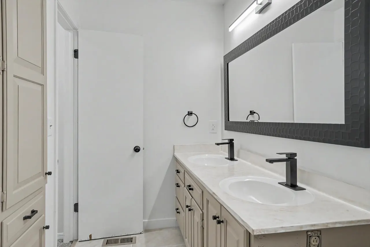 Photo 18 — 9920 E 28th Place, Tulsa, OK 74129