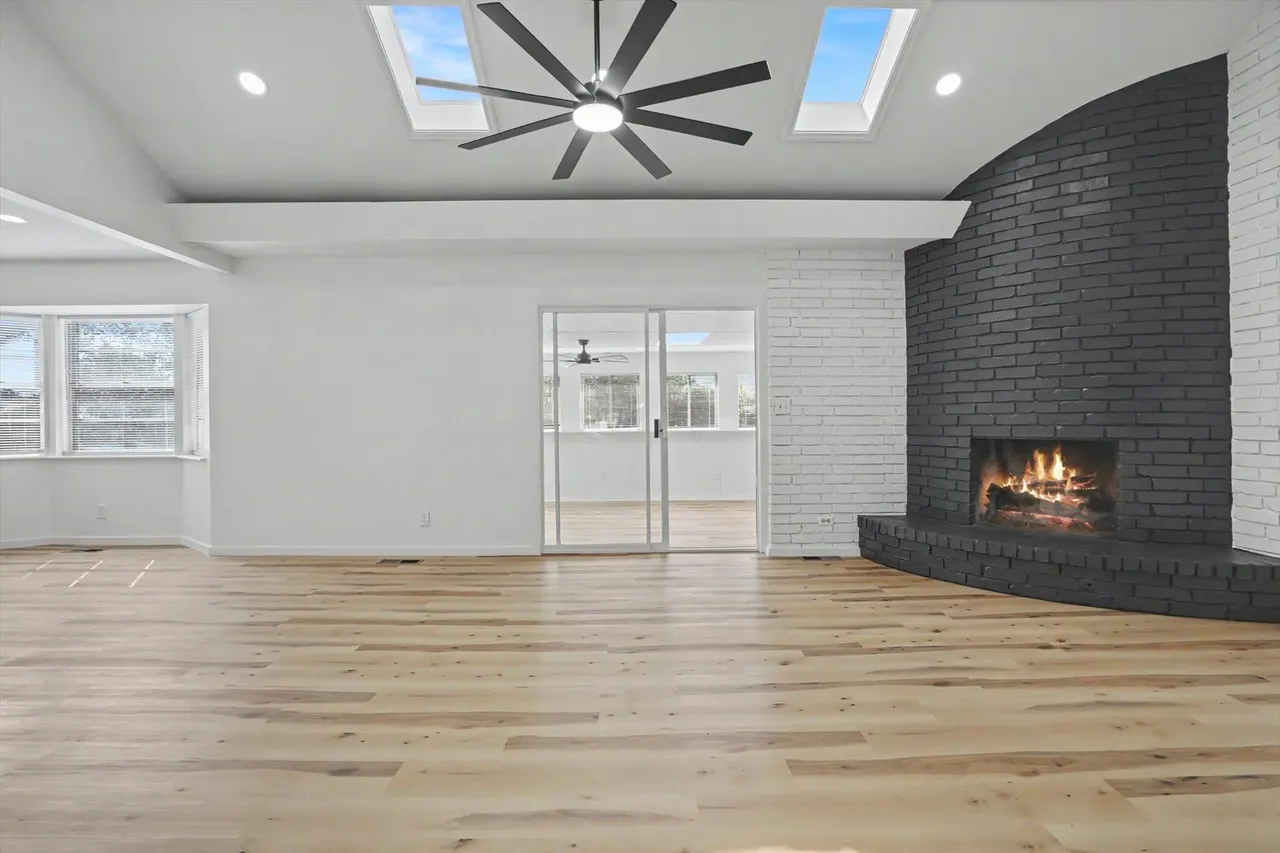 Photo 5 — 9920 E 28th Place, Tulsa, OK 74129