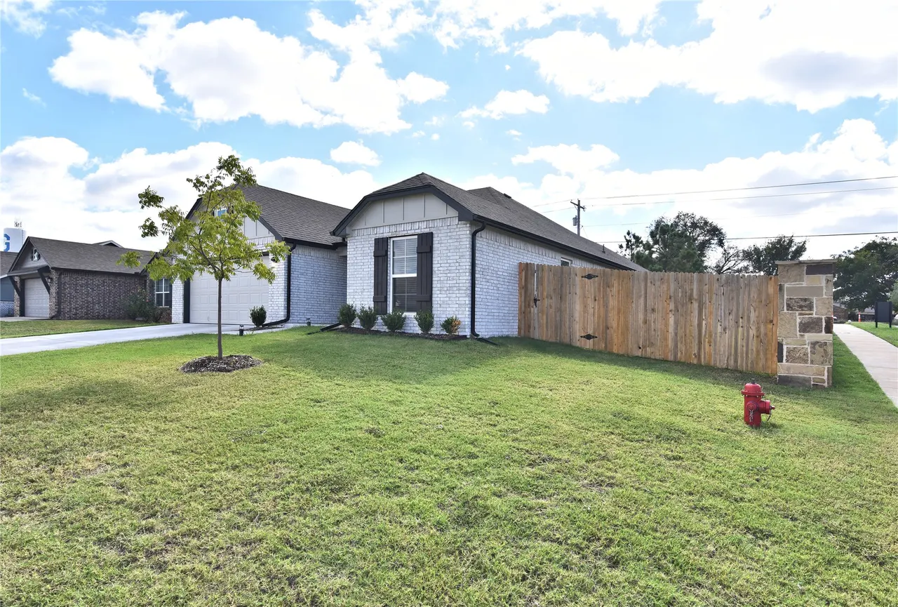 Photo 2 — 1656 E 140th Place, Glenpool, OK 74033