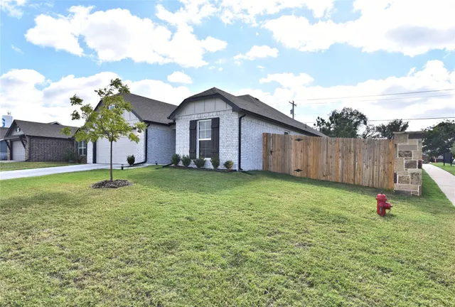 Photo 2 — 1656 E 140th Place, Glenpool, OK 74033