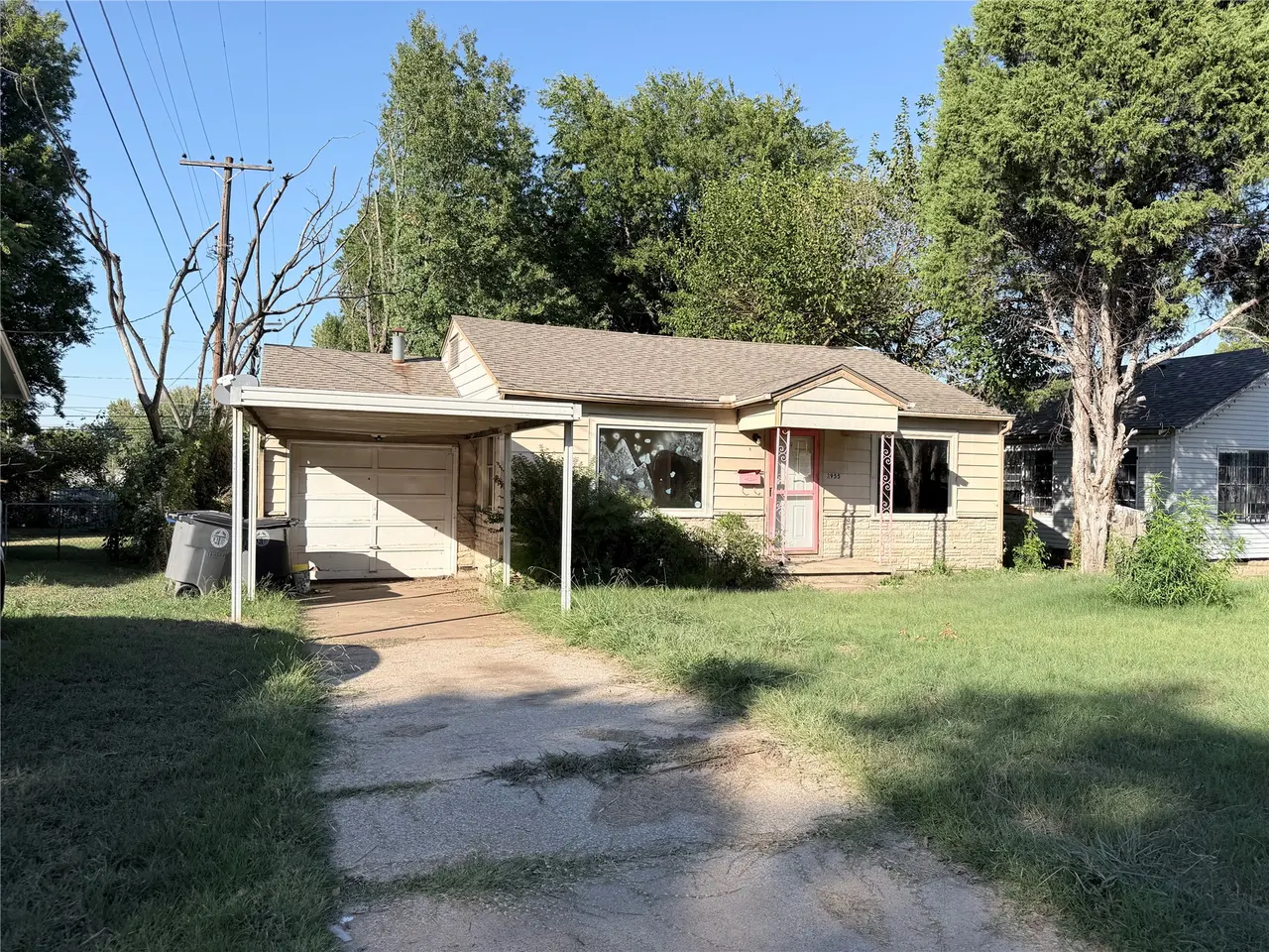 Front exterior — 3955 E Admiral Court, Tulsa, OK 74115
