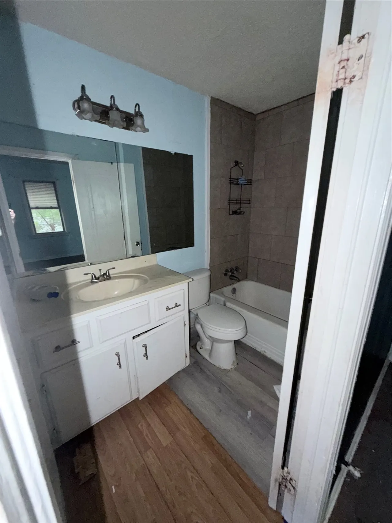 Photo 14 — 3955 E Admiral Court, Tulsa, OK 74115