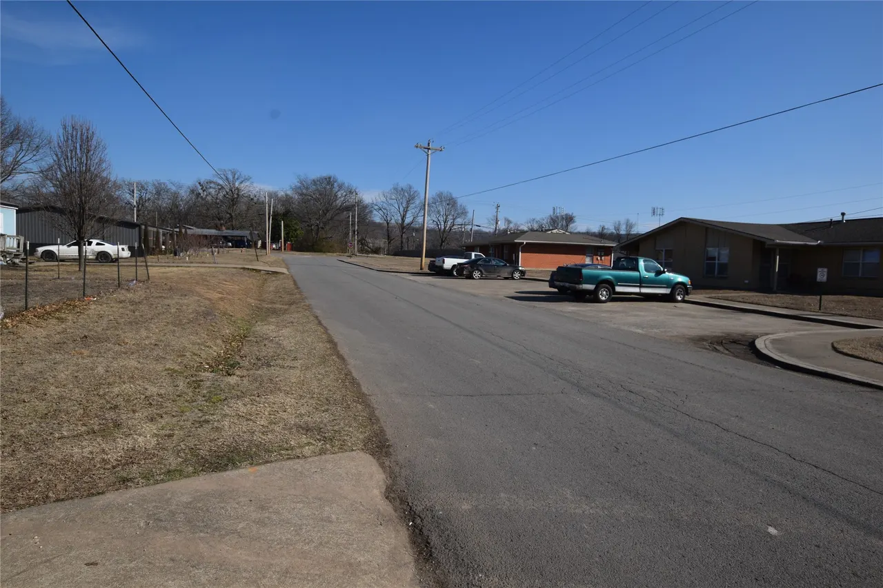 Photo 23 — 1 W Pine Street, Stilwell, OK 74960